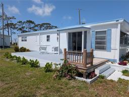 Picture of 248 Outer Drive E, Venice, FL 34285