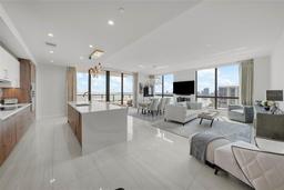 Picture of 2103 Bayshore Boulevard Unit 1701, Tampa, FL 33606