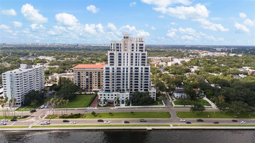 Picture of 2103 Bayshore Boulevard Unit 1701, Tampa, FL 33606