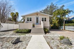 Picture of 652 Ohio Place, Sarasota, FL 34236