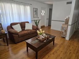 Picture of 111 Inwood Circle, Brandon, FL 33510