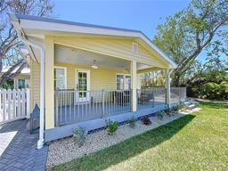 Picture of 763 Siesta Drive, Sarasota, FL 34242