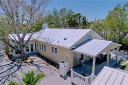 Picture of 763 Siesta Drive, Sarasota, FL 34242