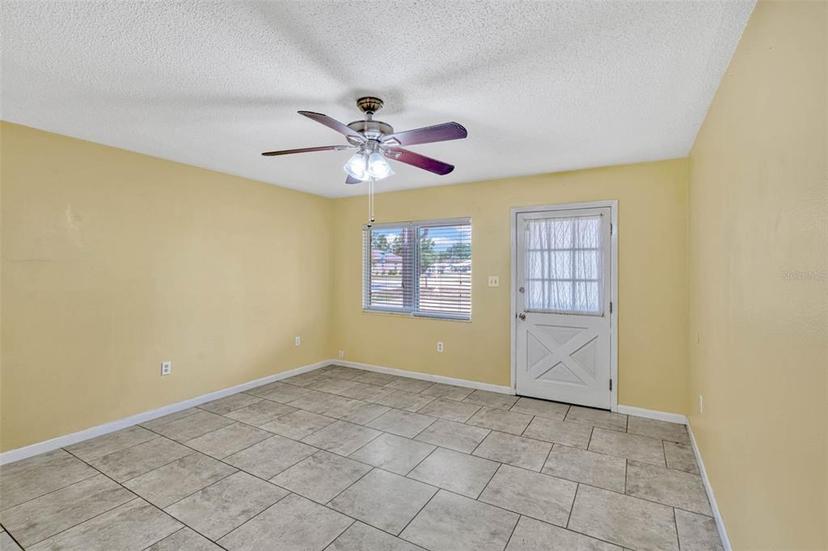 Picture of 1001 Dora Avenue, Tavares FL 32778