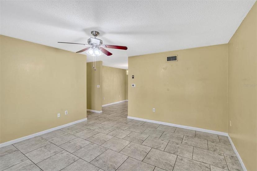 Picture of 1001 Dora Avenue, Tavares FL 32778