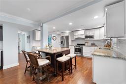 Picture of 4912 W Bay Way Drive, Tampa, FL 33629