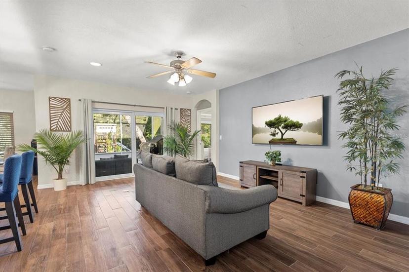 Picture of 6230 Gannetdale Drive, Lithia FL 33547