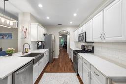 Picture of 6230 Gannetdale Drive, Lithia, FL 33547