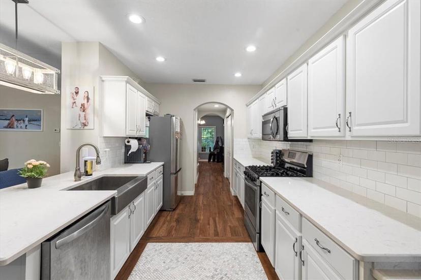 Picture of 6230 Gannetdale Drive, Lithia FL 33547