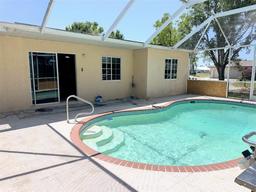 Picture of 610 Grove Avenue Nw, Port Charlotte, FL 33952