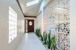 Picture of 3302 W Caracas Street, Tampa, FL 33614