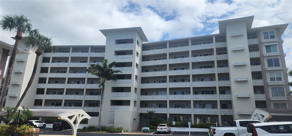 Picture of 1235 S Highland Avenue Unit 5-402, Clearwater, FL 33756