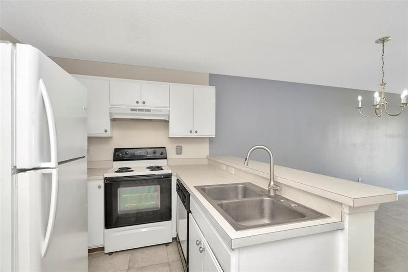 Picture of 8013 Savannah Sunset Lane, Tampa FL 33615