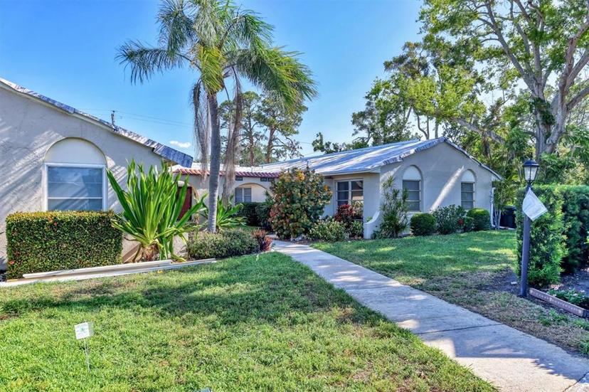 Picture of 2267 Pueblo Lane Unit V40, Sarasota FL 34231