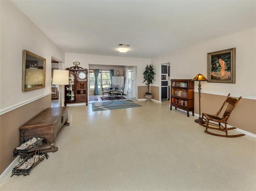 Picture of 444 Driftwood Road, Venice FL 34293