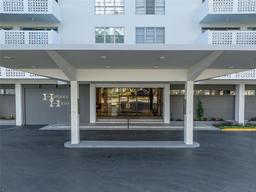 Picture of 2401 Bayshore Boulevard Unit 1204, Tampa, FL 33629