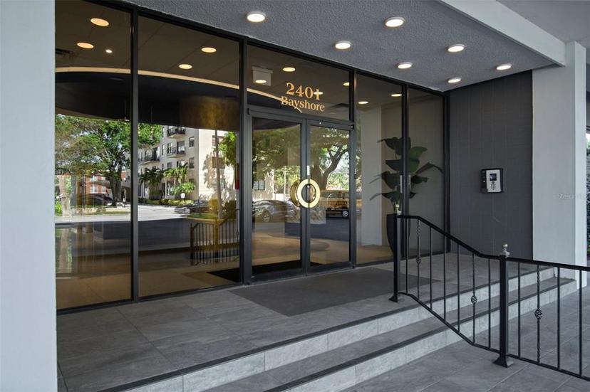 Picture of 2401 Bayshore Boulevard Unit 1204, Tampa FL 33629