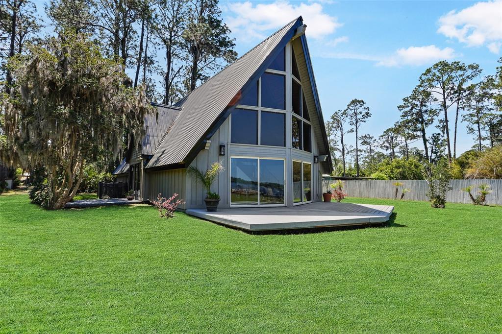 Picture of 282 Riley Lake Drive, Hawthorne, FL 32640