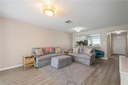 Picture of 1535 Nursery Road Unit 109, Clearwater, FL 33756