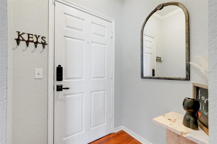 Picture of 860 N Orange Avenue Unit 226, Orlando FL 32801