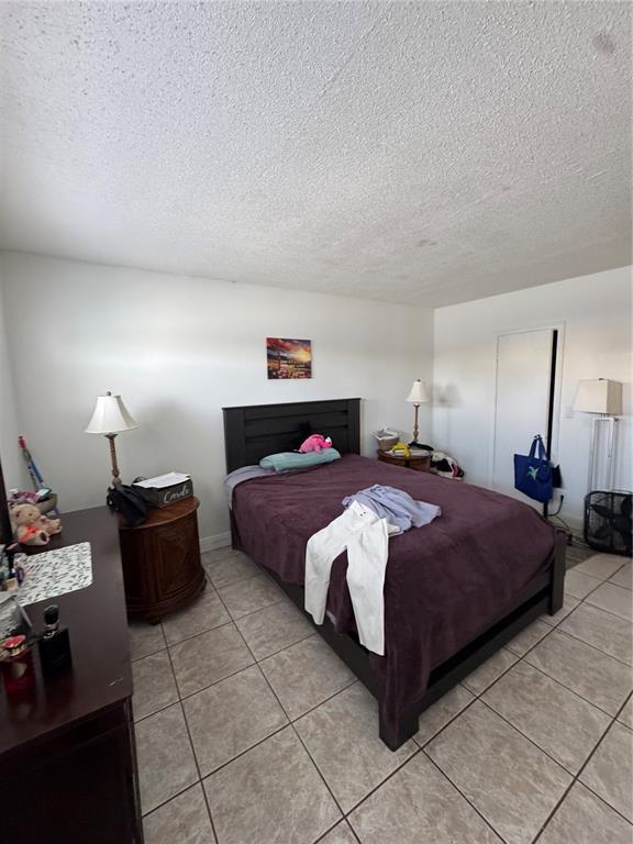 Picture of 1060 Crystal Lake Drive Unit 404, Lighthouse Point FL 33064