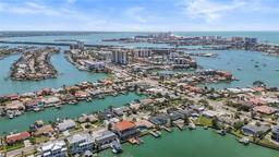Picture of 340 Palm Island Ne, Clearwater, FL 33767