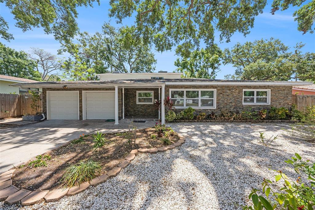 Picture of 1557 Robinson Drive N, St Petersburg, FL 33710