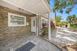 Picture of 1557 Robinson Drive N, St Petersburg, FL 33710