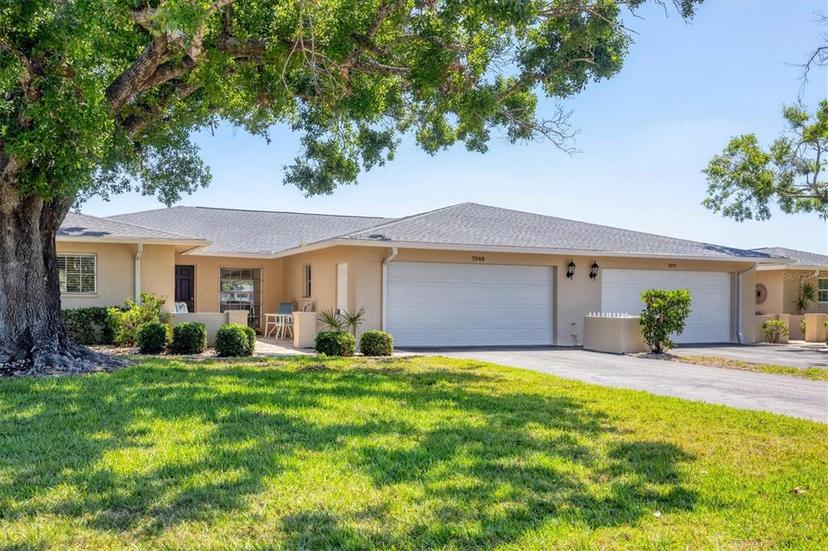 Picture of 7069 W Country Club Drive N Unit 7069, Sarasota FL 34243