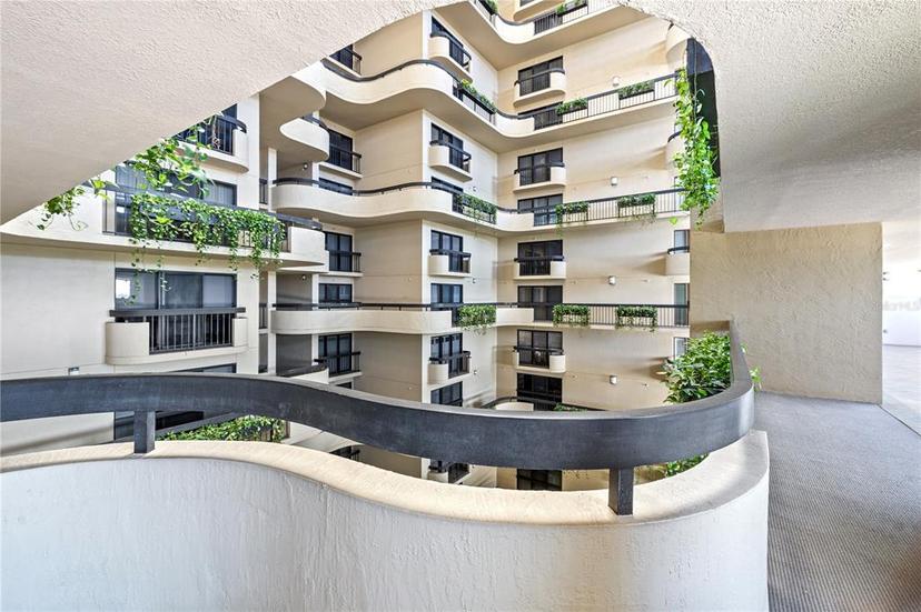 Picture of 2413 Bayshore Boulevard Unit 801, Tampa FL 33629