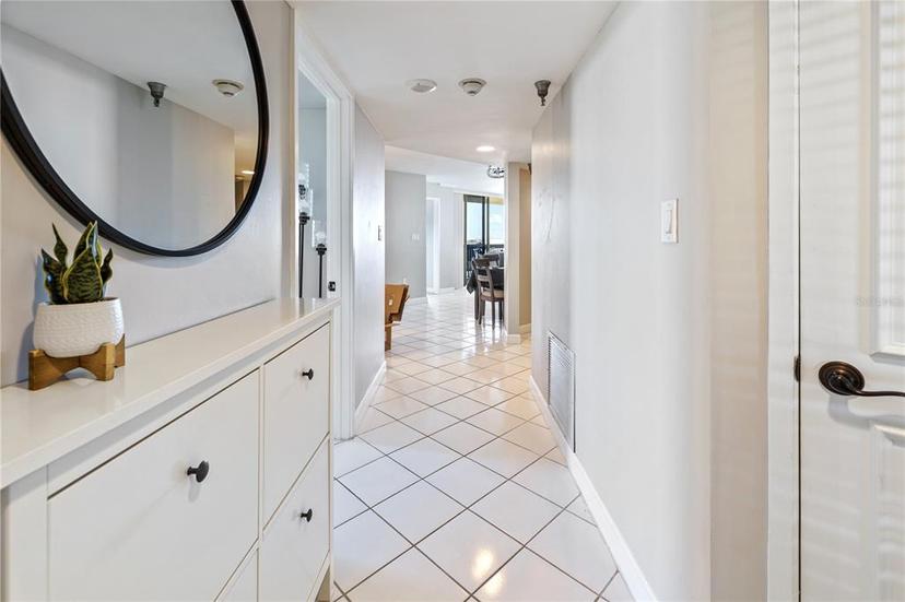 Picture of 2413 Bayshore Boulevard Unit 801, Tampa FL 33629