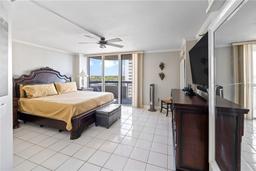 Picture of 2413 Bayshore Boulevard Unit 801, Tampa, FL 33629