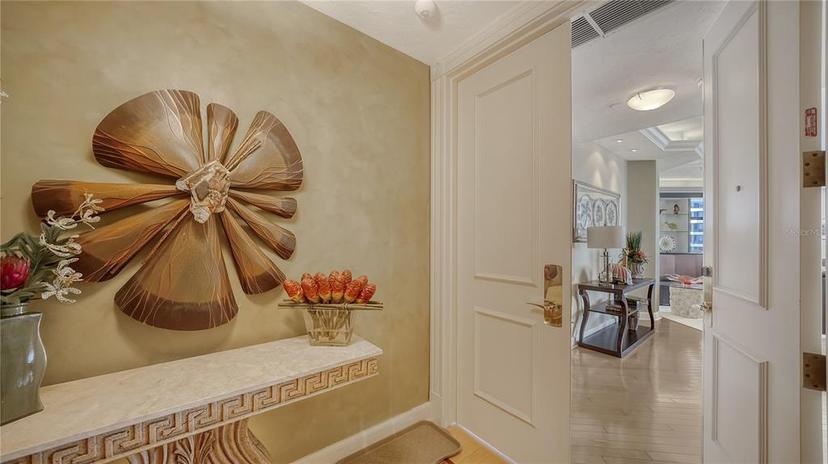 Picture of 1241 Gulf Of Mexico Drive Unit 603, Longboat Key FL 34228