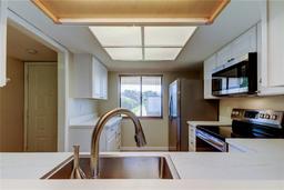 Picture of 2557 Laurelwood Drive Unit 10E, Clearwater, FL 33763