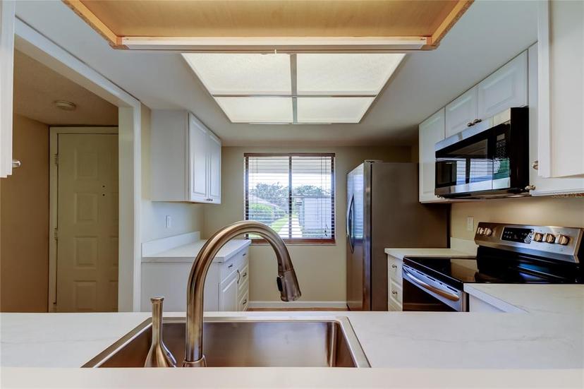 Picture of 2557 Laurelwood Drive Unit 10E, Clearwater FL 33763