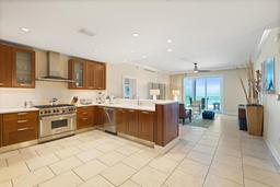 Picture of 915 Seaside Dr Weeks 22-23 Unit 405, Sarasota, FL 34242