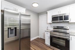 Picture of 2400 Avenue D Sw, Winter Haven, FL 33880