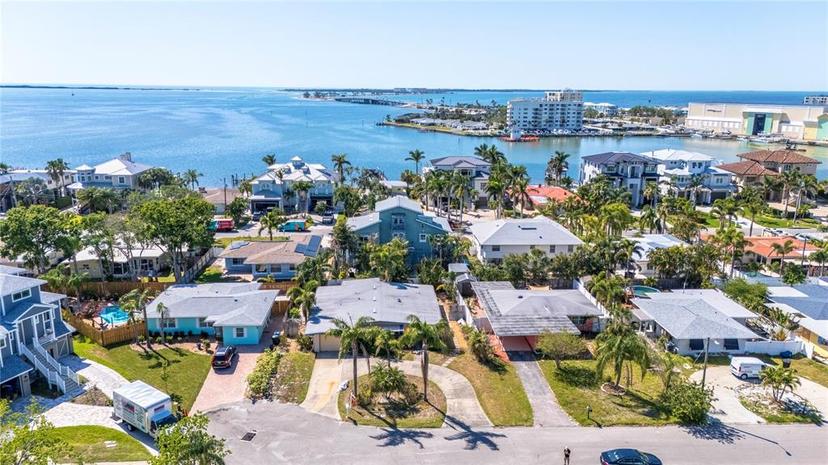Picture of 2456 Tradewinds Drive, Dunedin FL 34698