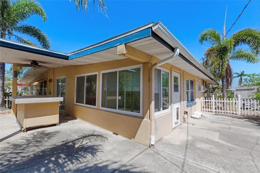 Picture of 2456 Tradewinds Drive, Dunedin FL 34698