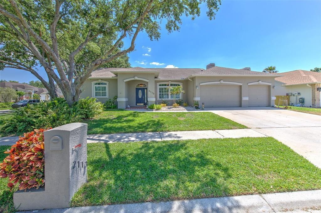Picture of 2113 Golf Manor Boulevard, Valrico, FL 33596