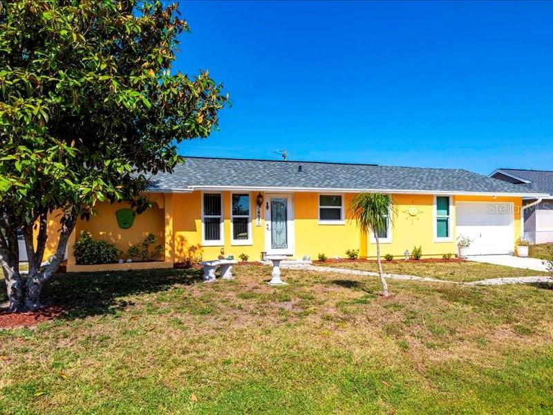 Picture of 582 Ridgewood Street Nw, Port Charlotte, FL 33952