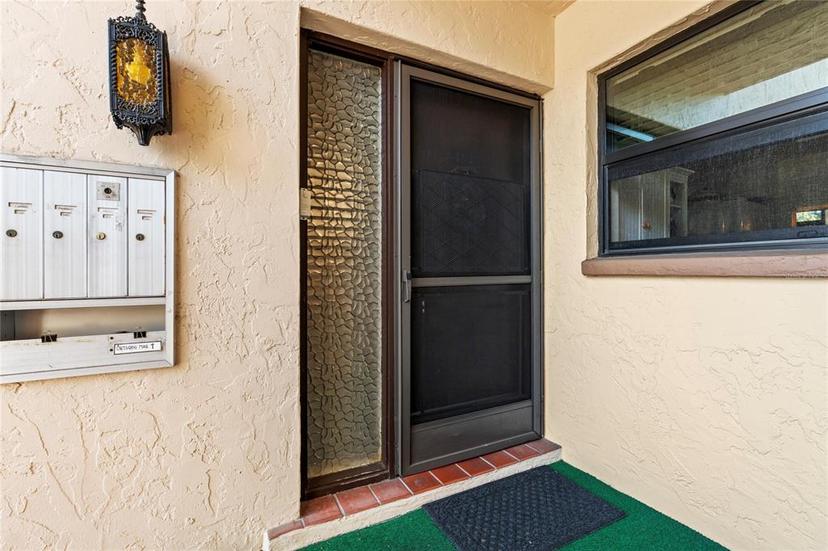 Picture of 2756 Clubhouse Drive Unit 101, Sarasota FL 34232