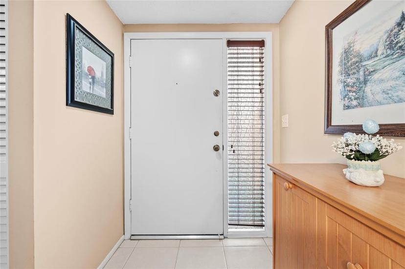 Picture of 2756 Clubhouse Drive Unit 101, Sarasota FL 34232