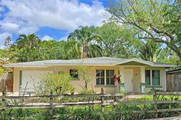 Picture of 3004 Bay Shore Circle, Sarasota, FL 34234