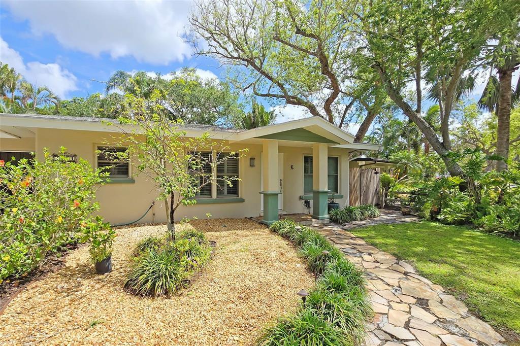 Picture of 3004 Bay Shore Circle, Sarasota, FL 34234