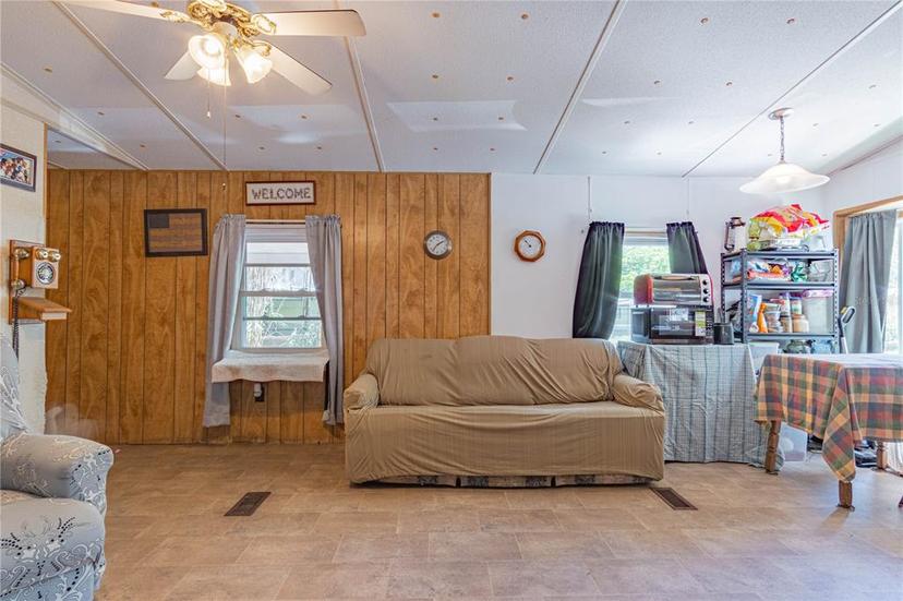 Picture of 1674 Cr 434, Lake Panasoffkee FL 33538