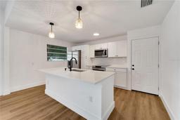 Picture of 800 N Church Avenue, Mulberry, FL 33860