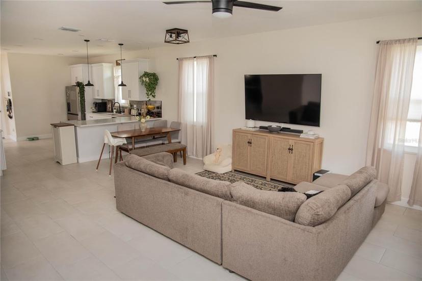 Picture of 900 S Maple Avenue, Sanford FL 32771
