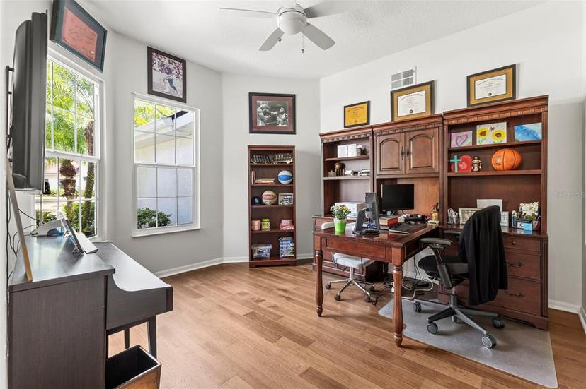 Picture of 10142 Deercliff Drive, Tampa FL 33647