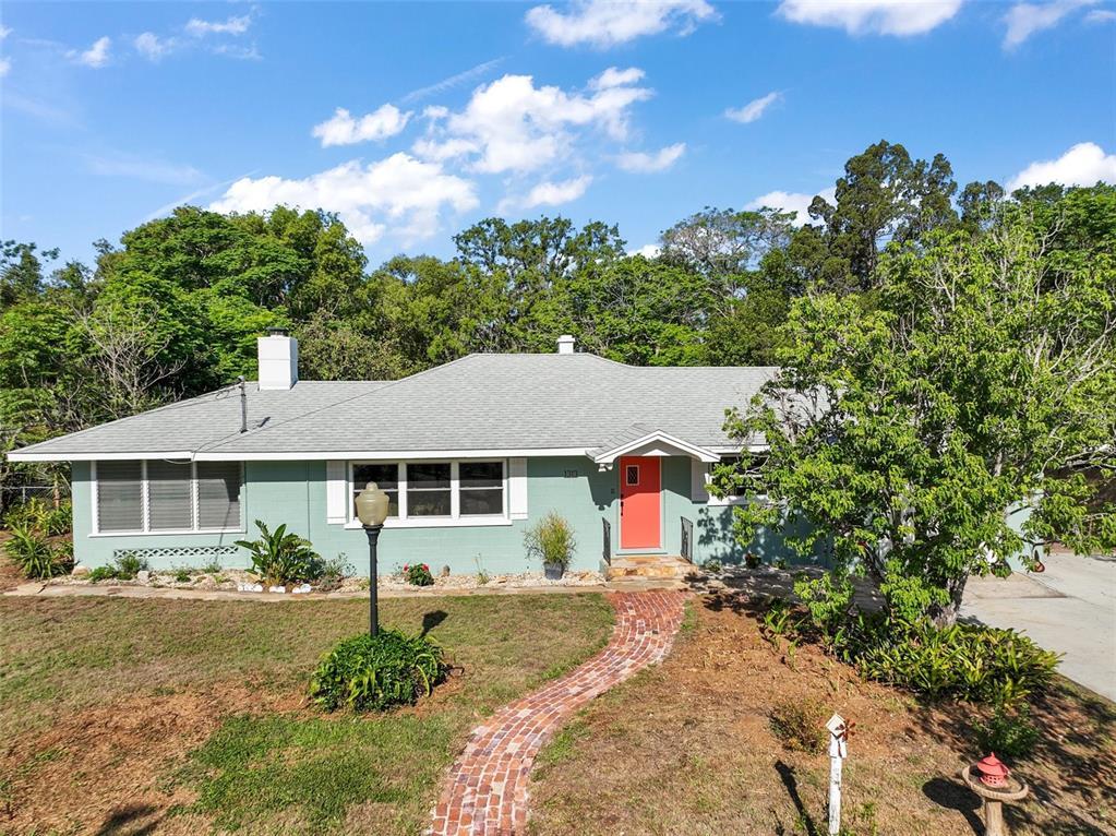 Picture of 1313 Crestview Drive, Mount Dora, FL 32757